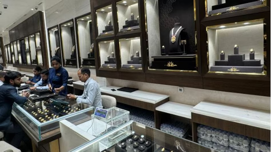 AISSHPRA GEMS का लखनऊ में खुला 11वां शोरूम, ग्राहकों को दिए आकर्षक ऑफर 